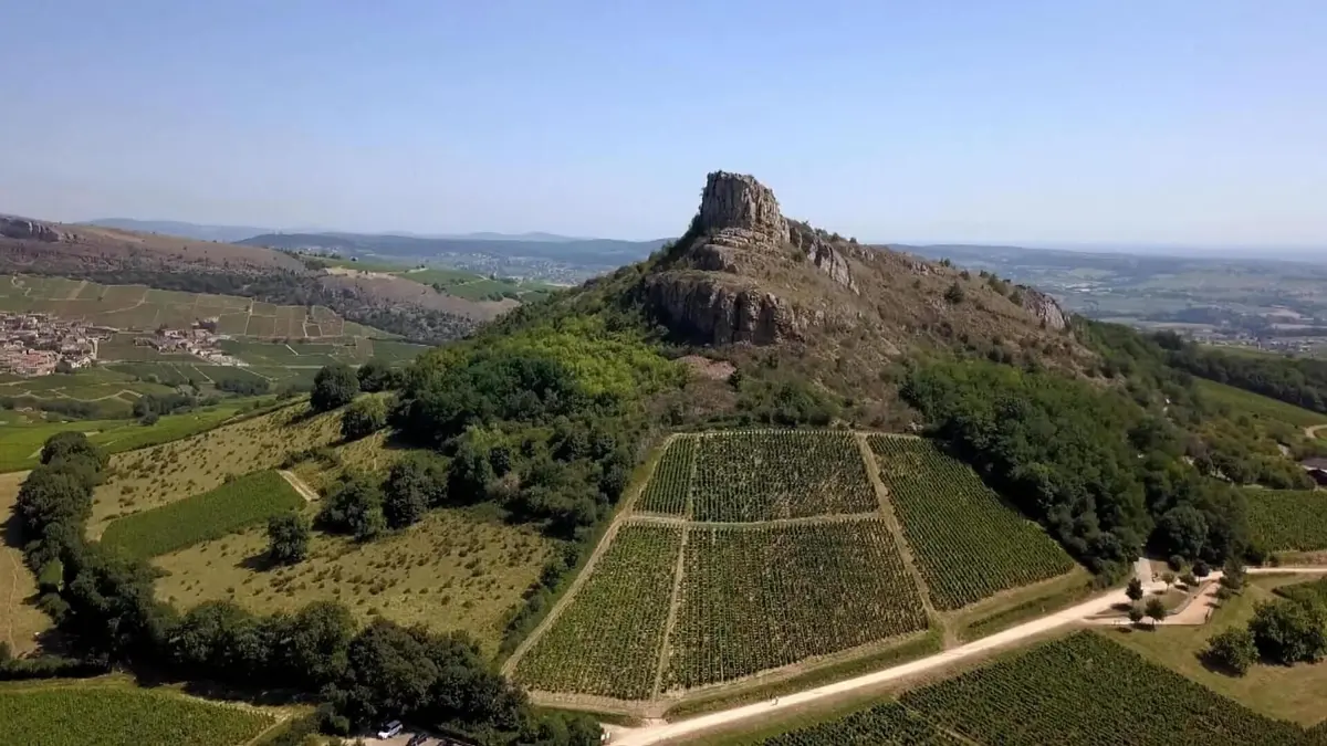 Les 100 lieux qu'il faut voir La Saône-et-Loire, du Morvan au Mâconnais