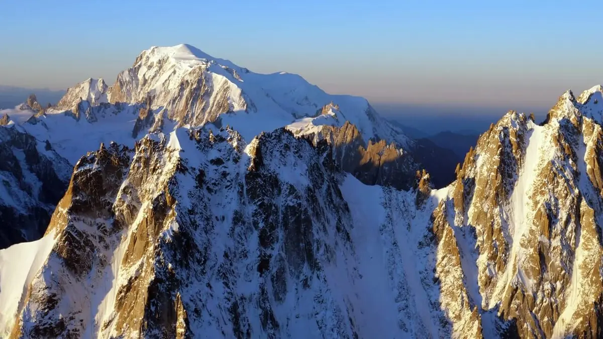 Les Alpes françaises, du mont Blanc à la Méditerranée A l'assaut des sommets