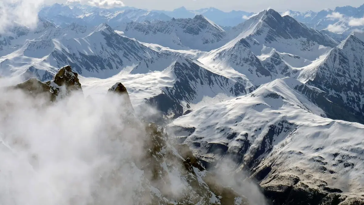 Les Alpes françaises, du mont Blanc à la Méditerranée Sous la caresse du soleil