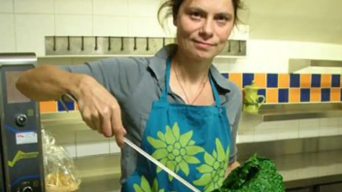 Les aventures culinaires de Sarah Wiener dans les Alpes E08 Le canton de Vaud