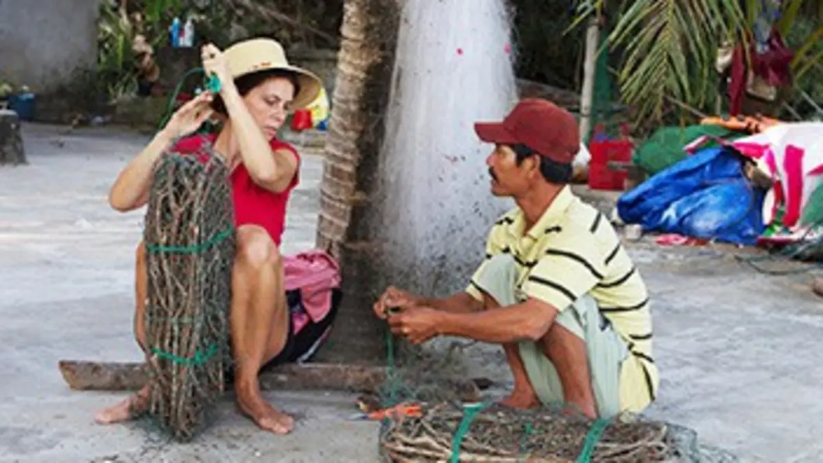 Les aventures culinaires de Sarah Wiener en Asie E08 Les fruits de mer au Viêtnam
