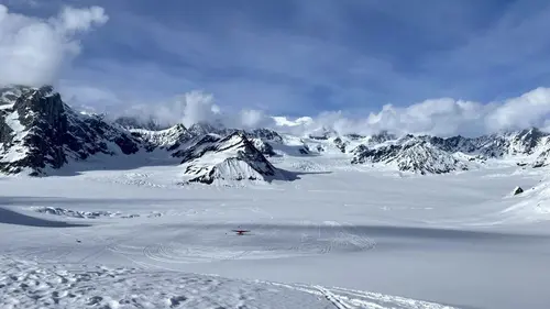 Les avions du bout du monde Alaska, la voltigeuse des glaces