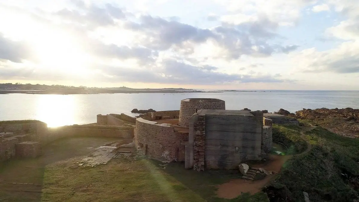 Les bases secrètes des nazis S01E04 Guernesey, la forteresse imprenable