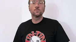 Les caméras planquées de François Damiens en Corse en streaming