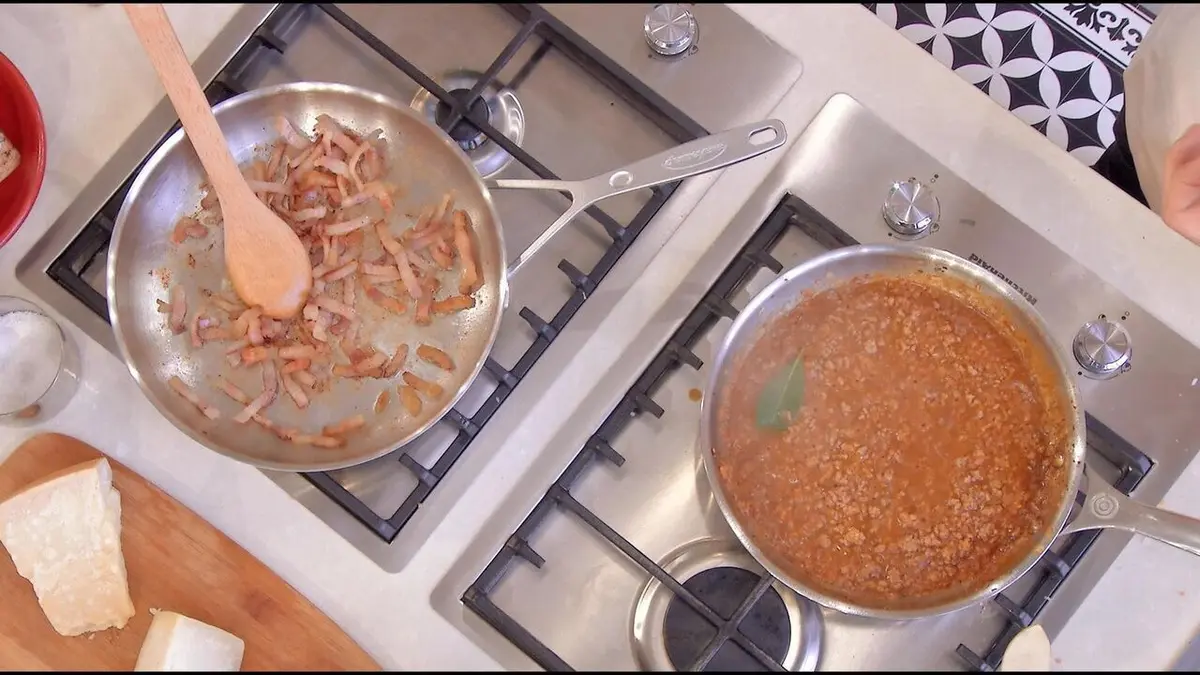 Les carnets de Julie S05E28 Bolognaise ou carbonara ?