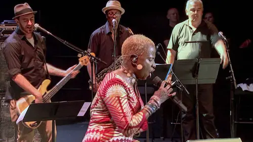 Les chanteuses de soul de l'Afrique à l'Europe
