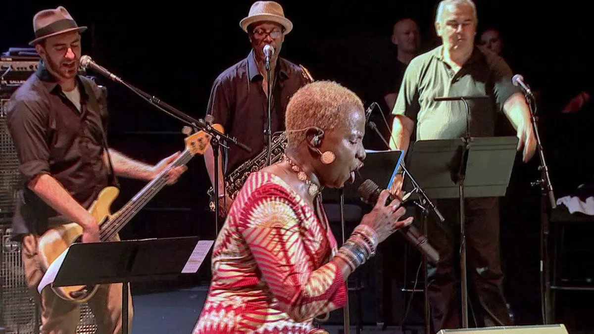 Les chanteuses de soul de l'Afrique à l'Europe: Angélique Kidjo, Nneka, Y'akoto