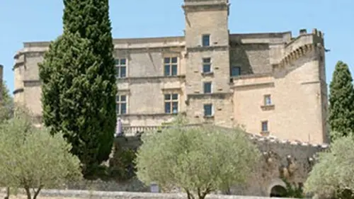 Les châteaux de France S01E04 Lourmarin