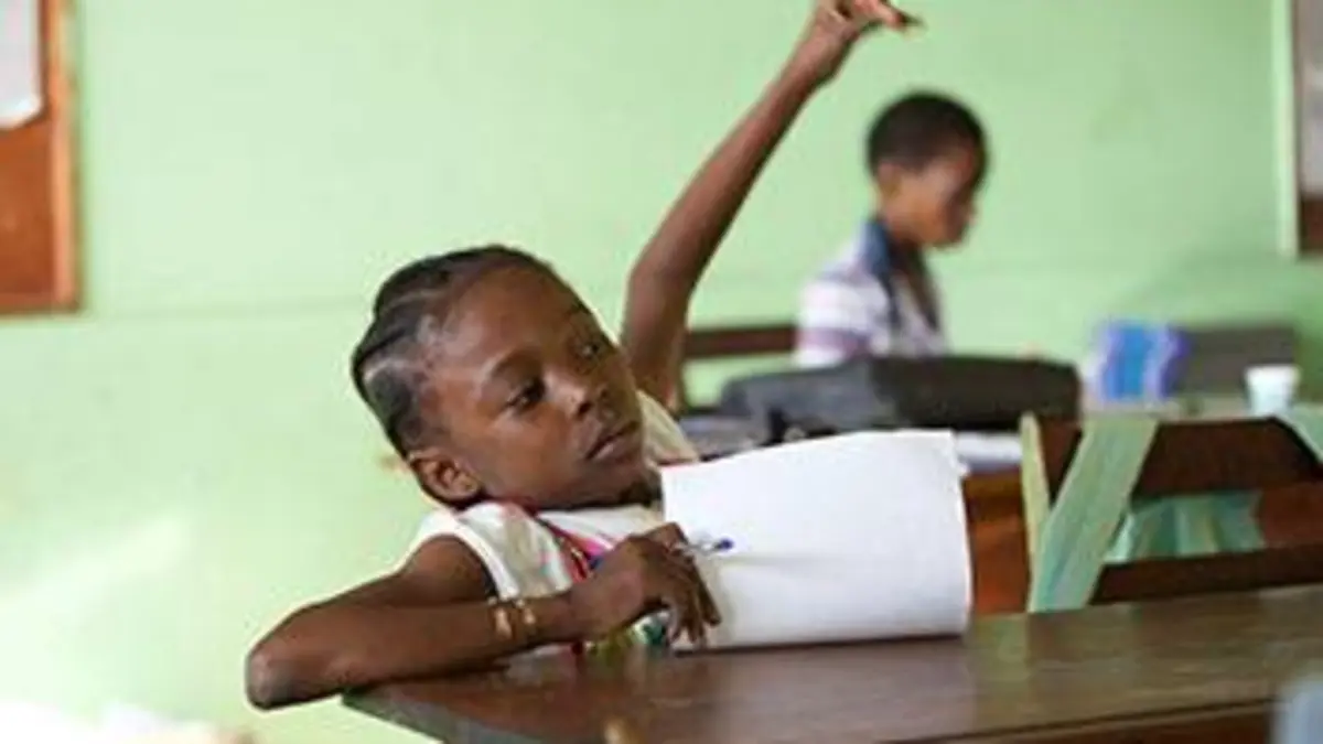 Les chemins de l'école S02E03 Les chemins de l’école de Mabally, Nasta et Alfredo (Cameroun, Mayotte, Mexique)
