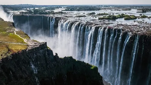 Les chutes d'eau : puissance et rugissements