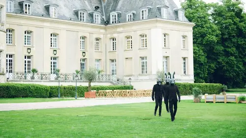 Les cinquante S03E23 Méfiance...