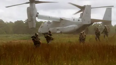 Les combattants du ciel Hélicoptères de guerre