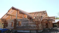 Les constructeurs de l'extrême