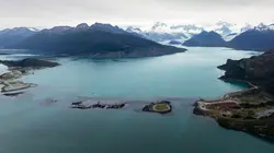 Les détroits, entre terre et mer