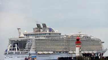 Dans les coulisses du plus grand paquebot du monde : l'incroyable aventure des ouvriers de Saint-Nazaire