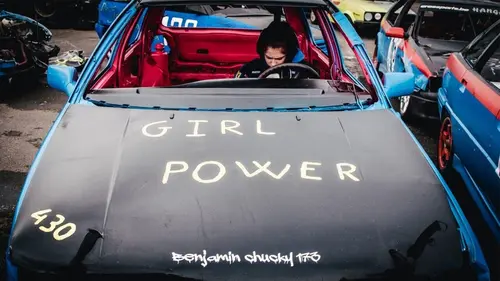 Les docs de Tipik S01E01 Se crasher pour exister