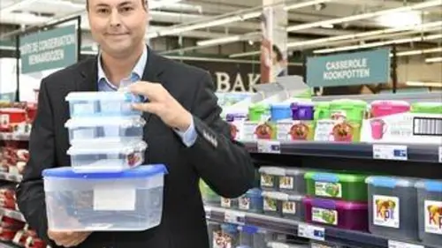 Les dossiers d'été Tupperware, la petite boîte émancipée