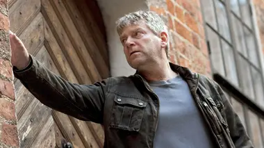 Les enquêtes de l'inspecteur Wallander S02E02 L'homme qui souriait