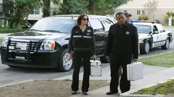 Les experts  S10E03 L'homme invisible