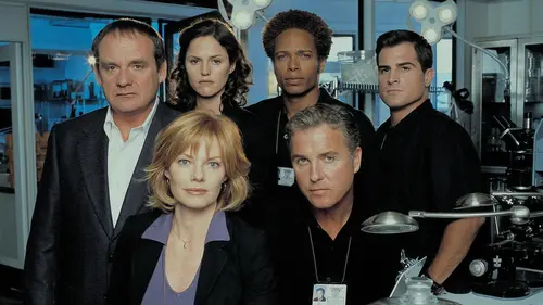 Les experts S04E10 Trop jeune pour mourir en streaming