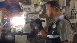 Les experts S01E08 Act II