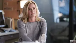 Les experts S14E13 Secret défense