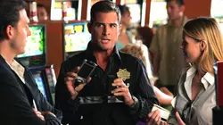 Les experts S06E02 Room Service en streaming