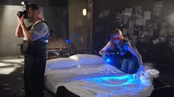 Les experts S06E16 Partis en fumée