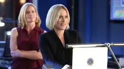 Les experts S14E21 Liaison virtuelle en streaming