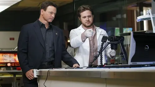 Les experts : Manhattan S07E22 Dernier dossier en streaming