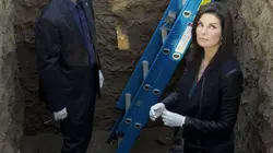 Les experts : Manhattan S08E06 De tombe en tombe