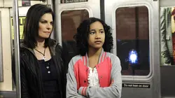 Les experts : Manhattan S07E18 Crise d'identité