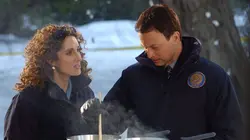 Les experts : Manhattan S01E13 Des traces dans la neige