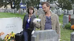 Les experts : Manhattan S08E06 De tombe en tombe