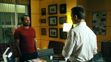 Les experts : Manhattan S02E01 Des dessous convoités