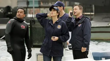 Les experts : Manhattan S06E08 Déboussolé