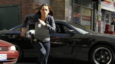 Les experts : Manhattan S09E09 L'infiltrée
