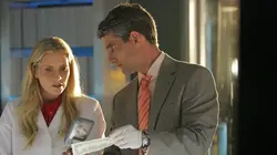 Les experts : Miami S02E20 Experts contre experts