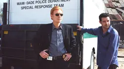 Les experts : Miami S01E23 Si loin, si proche