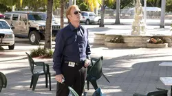Les experts : Miami S02E20 Experts contre experts