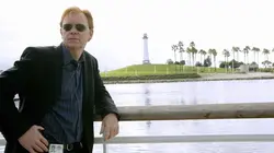 Les experts : Miami S08E13 Coupé en deux