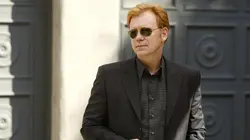 Les experts : Miami S07E21 Copies non conformes