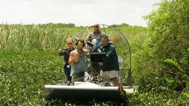 Les experts : Miami S01E01 Plus dure sera la chute