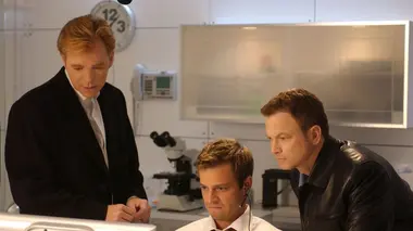Les experts : Miami S02E24 Belle de nuit