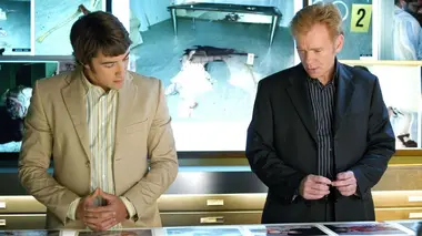 Les experts : Miami S03E23 Sur les pas du tueur