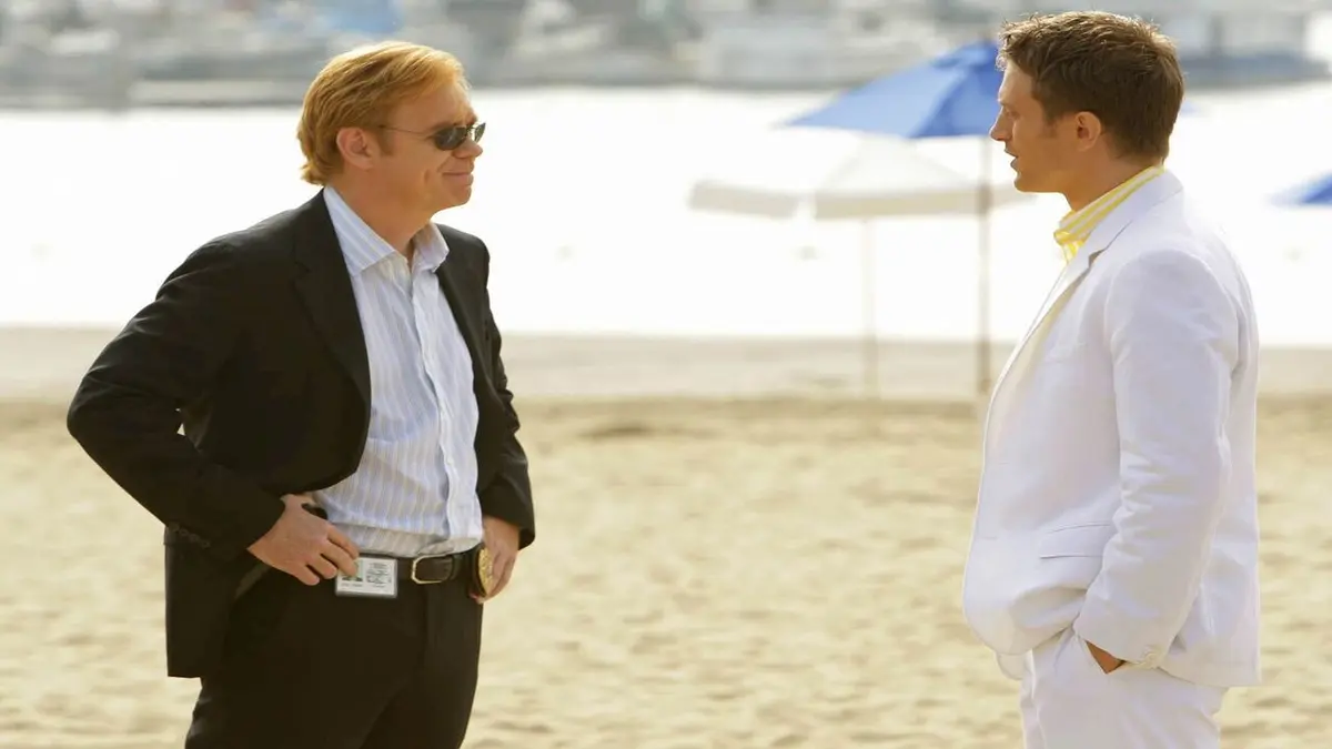 Visuel de Les experts : Miami S06E19 Une trop lourde ardoise