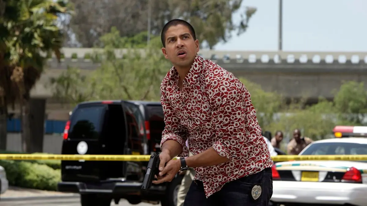 Visuel de Les experts : Miami S06E19 Une trop lourde ardoise