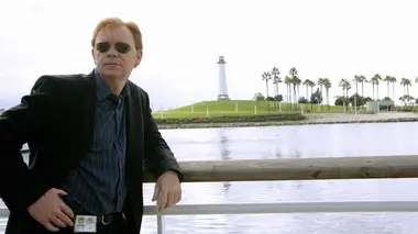 Les experts : Miami S08E17 L'ennemie commune