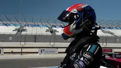 Les fous du volant : pilotes de course le week-end