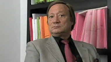 Les grandes escroqueries S01E01 Michel Maure, l'esthétique du pire